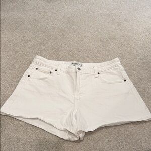 Abercrombie and fitch The A line short